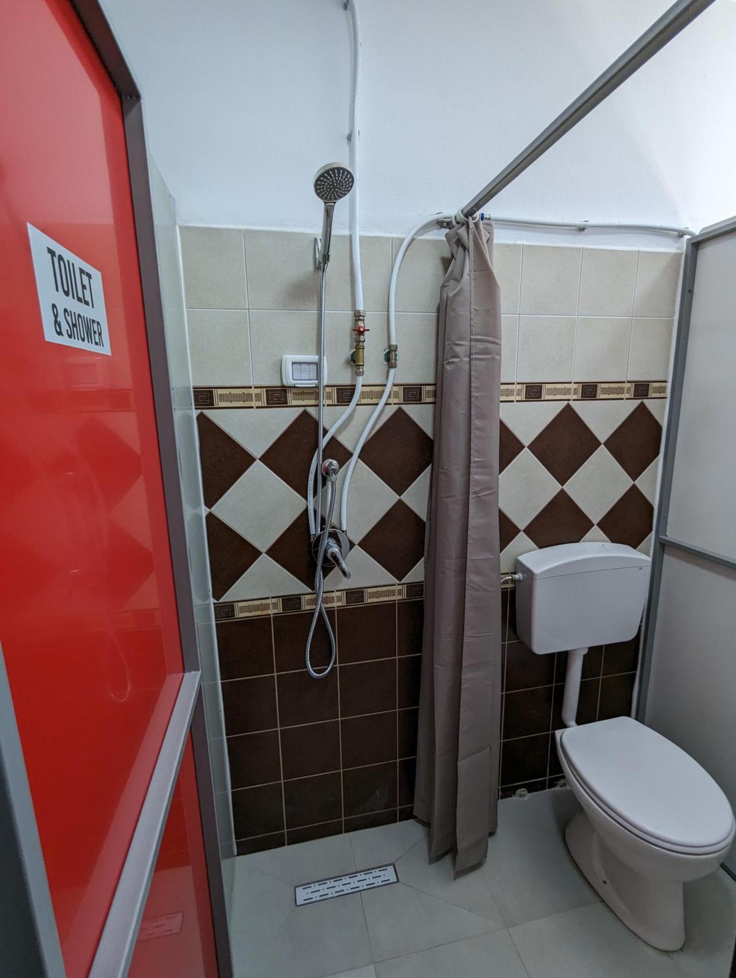 Tias Hostel Szkodra Zewnętrze zdjęcie